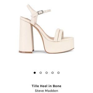 Steve Madden Tille Platform Sandals in Bone